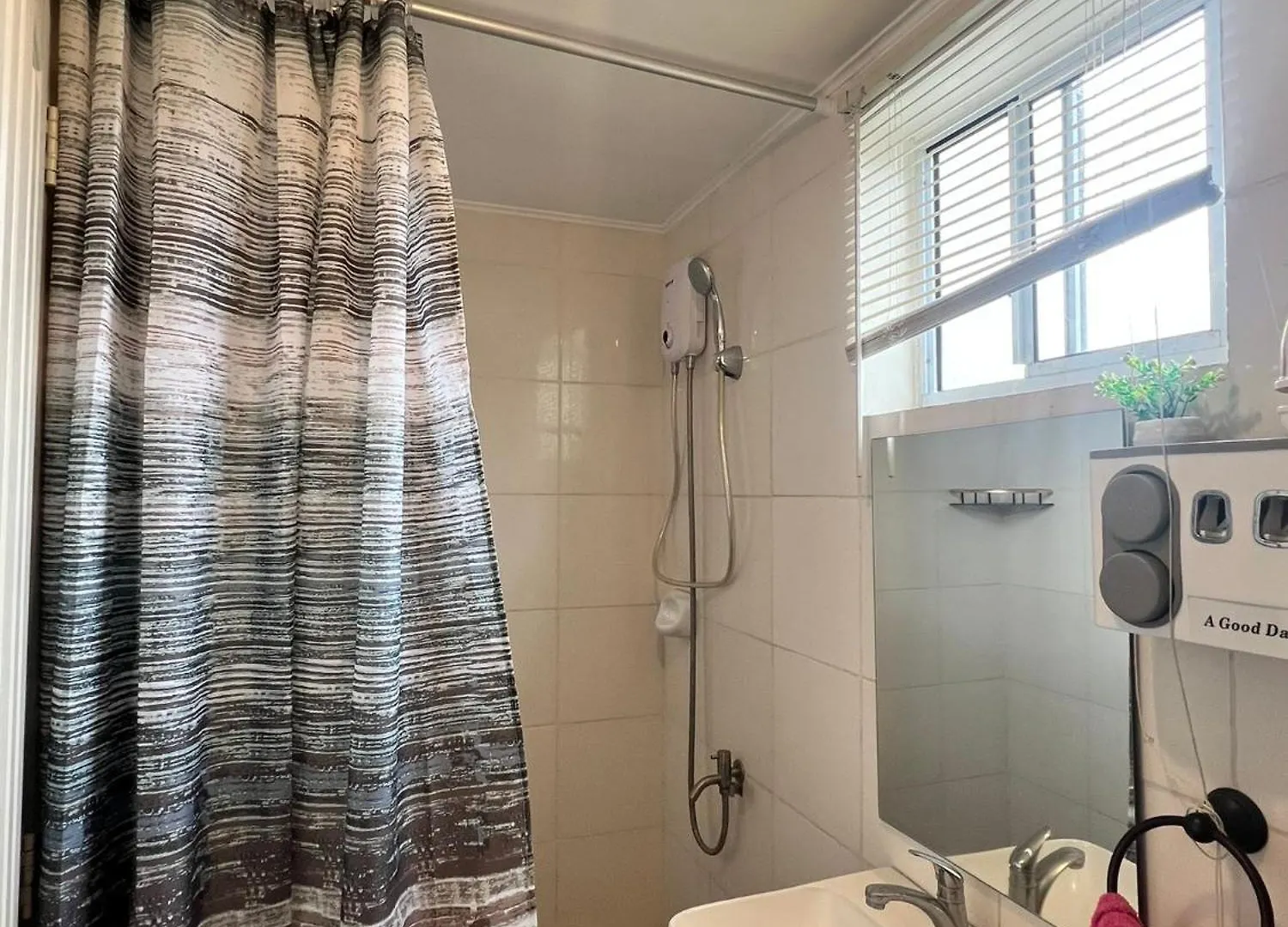 Lan'Z Cozy 2 Bedroom 8 Spatial Maa Davao City Daire